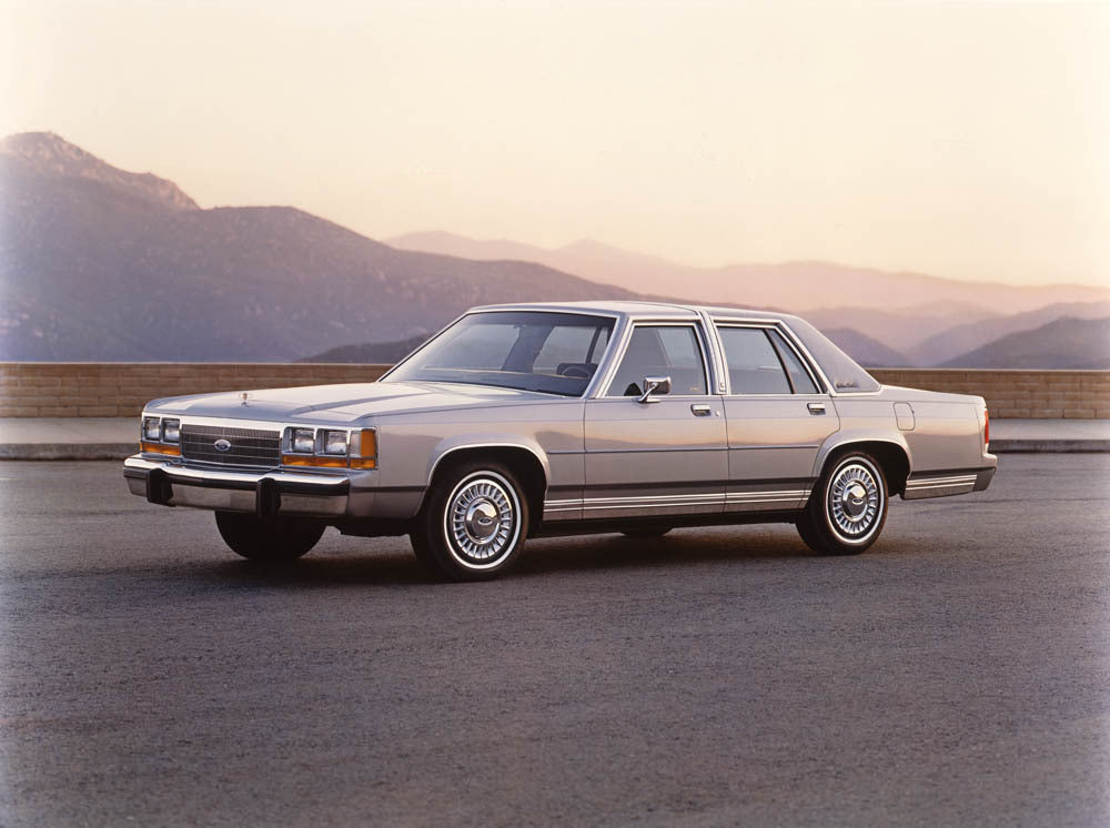 1989 Ford Crown Victoria CN52000-9 0144-3207
