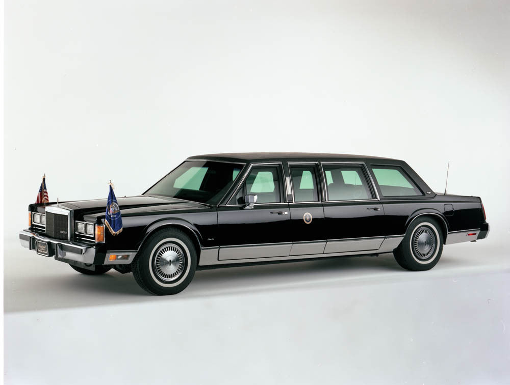 1989 Lincoln Town Car Presidential Limousine CN520 0144-3238