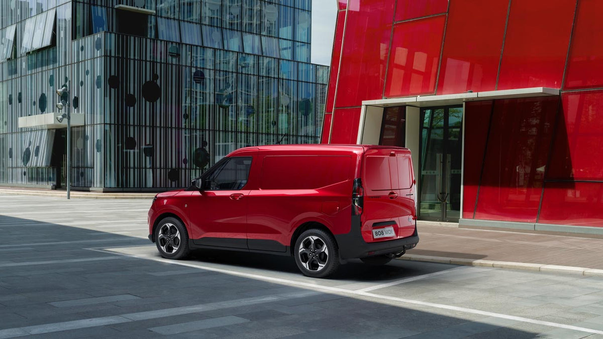 V769 Transit Courier 25MY 0144-4693