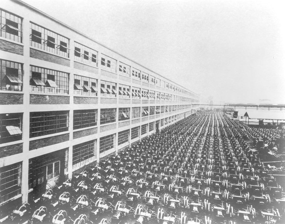 Ford Motor Company archival image documenting Highland Park Days Output Aug1913.