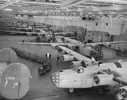 Willow Run Assembly Line 01 18 1943 0400-2494