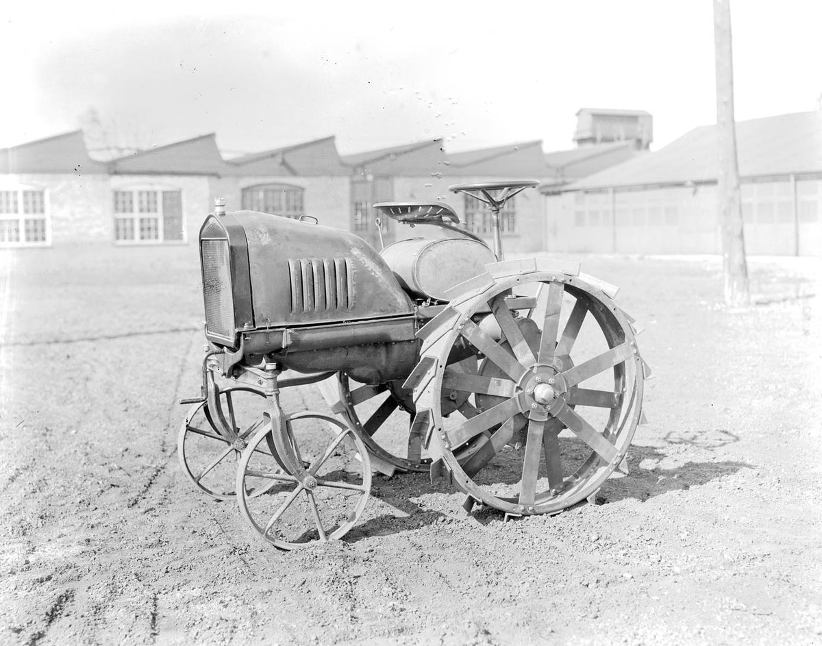 Original archival image documenting Fordson Tractor 09 27 1922.