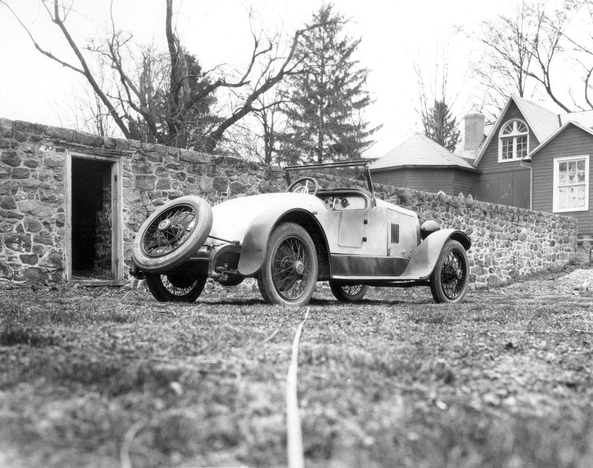 Original archival image documenting Du Pont Model A Roadster 1921 1922.