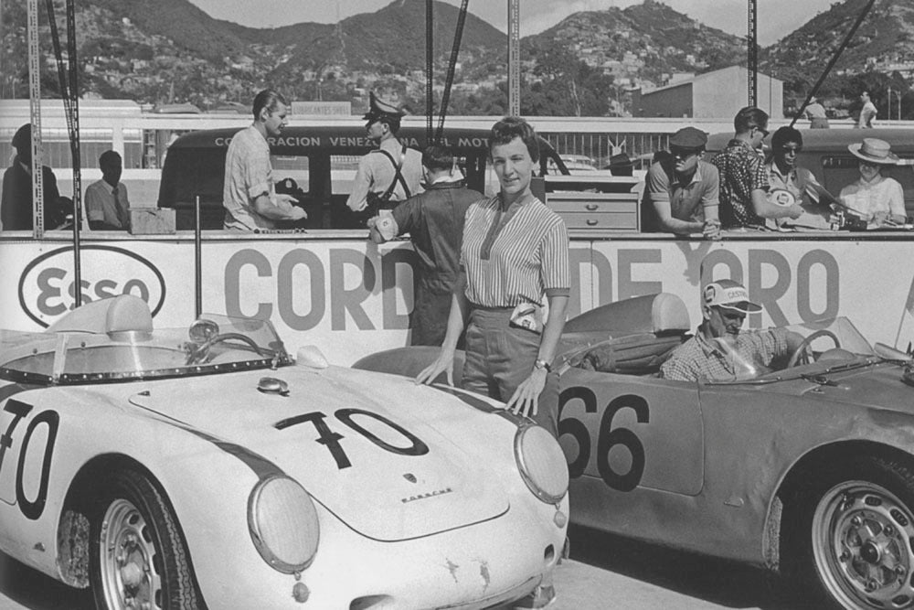 Book Fast Ladies 2009, Page 117 Denise McCluggage 0400-3005