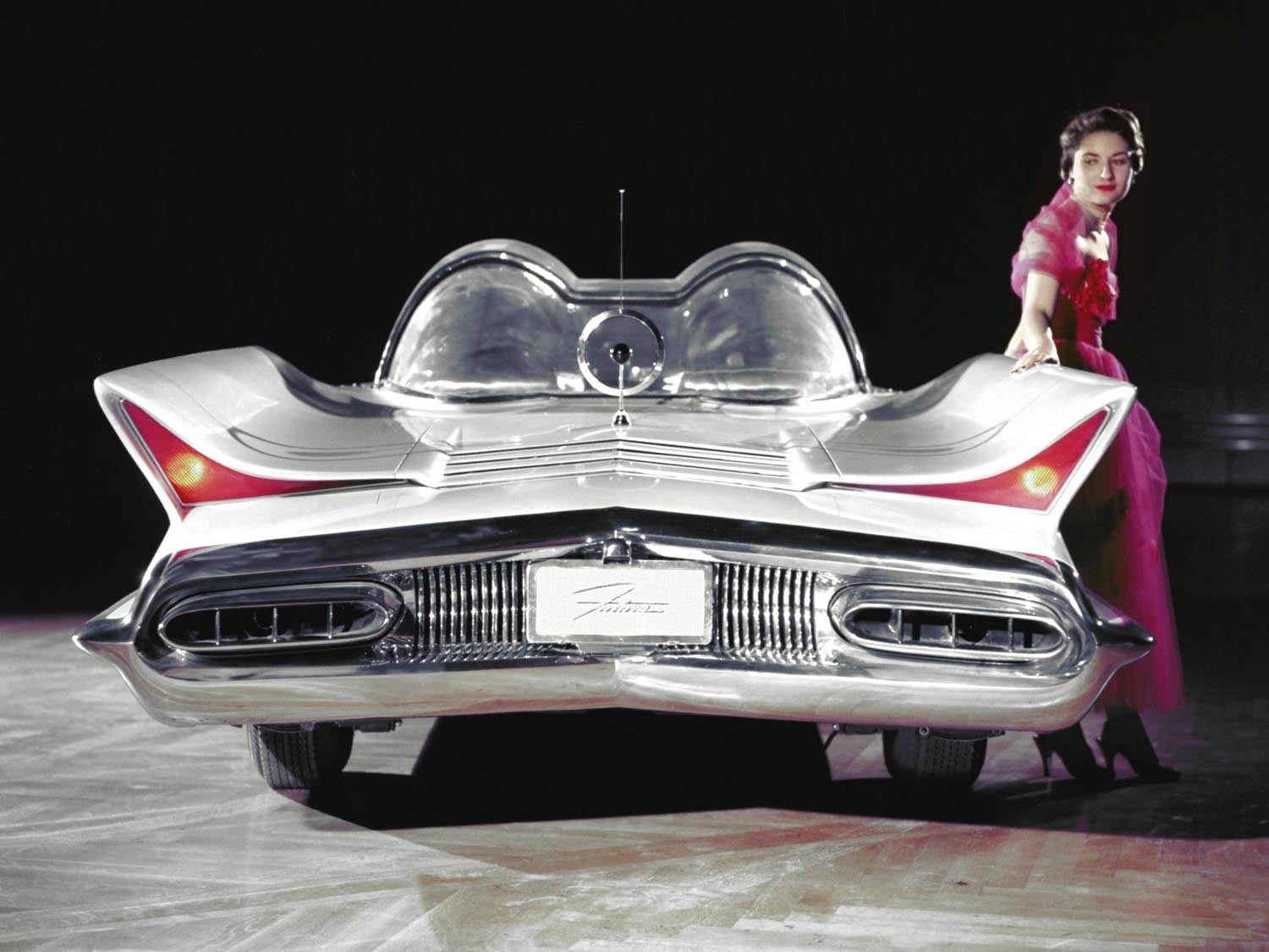 1955 Lincoln Futura Concept Car rear 0400-8337 – Fordimages