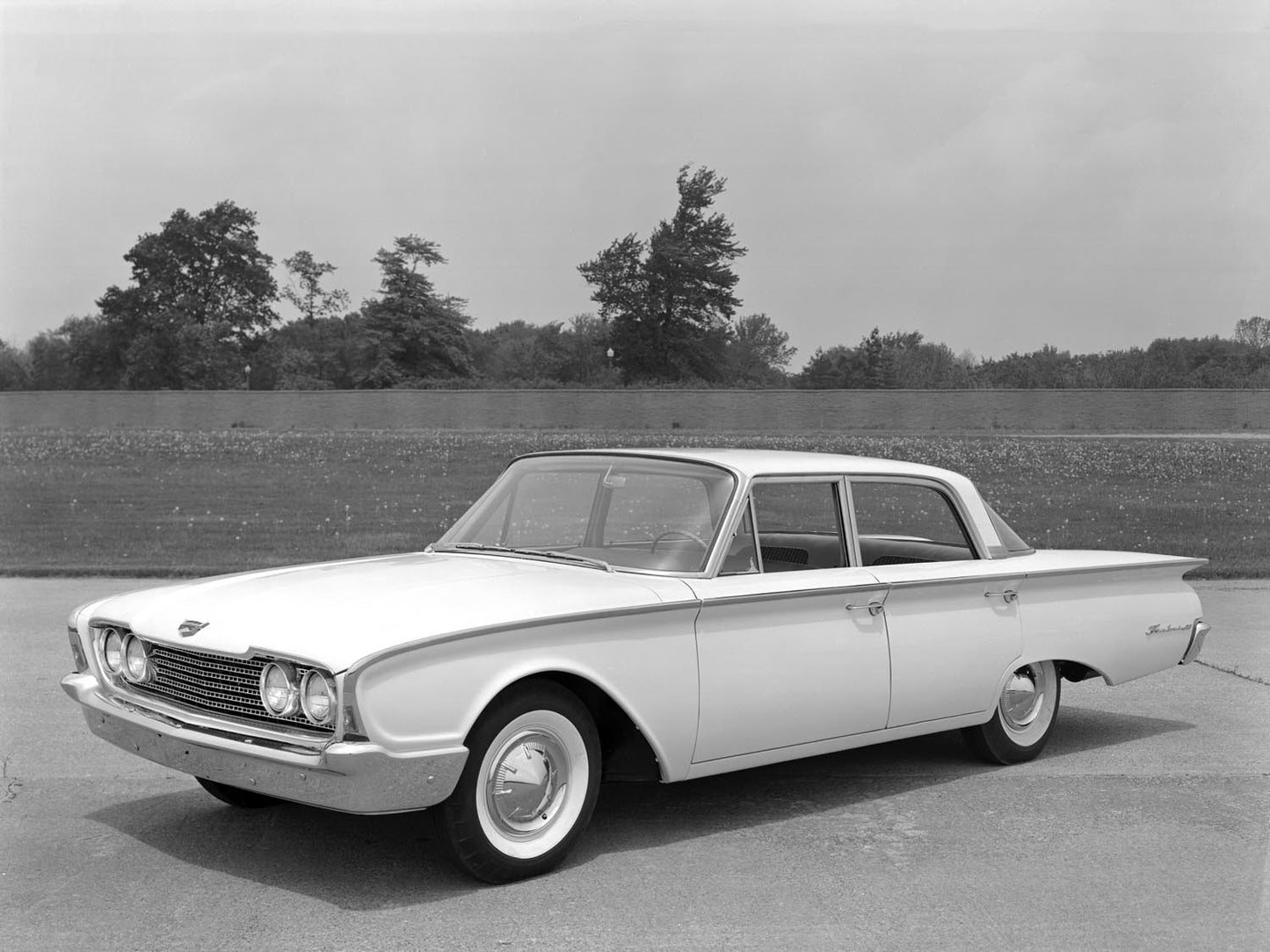 1960 Ford Fairlane Fordor Sedan 0400-8496