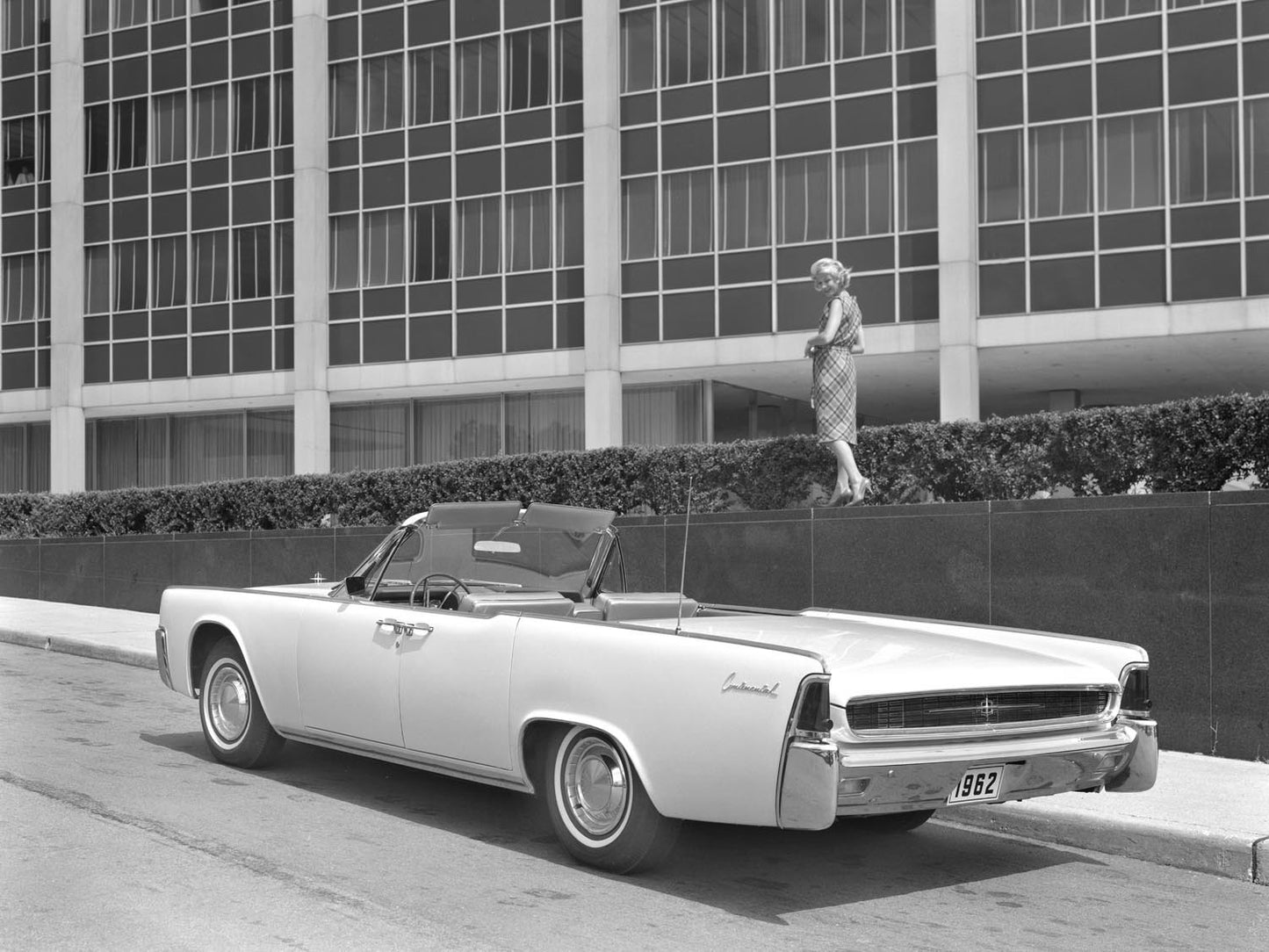 1962 Lincoln Continental convertible 0400-8561