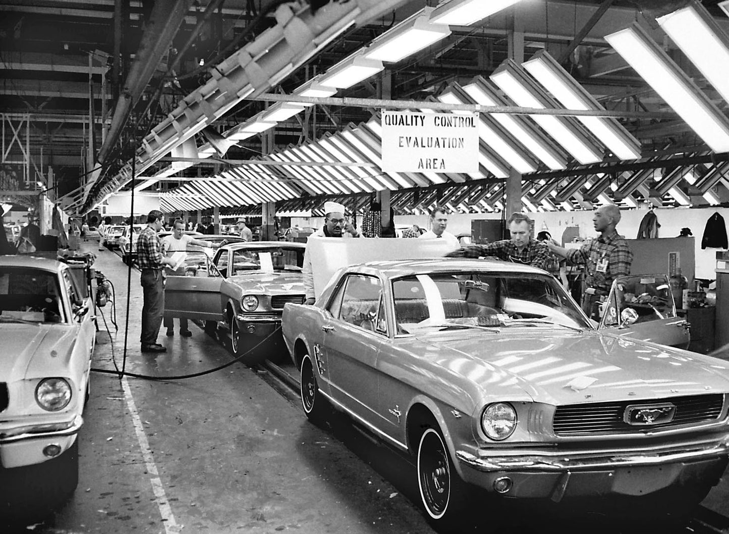 1966 Ford Rouge Assembly Mustangs on final line 0400-8659