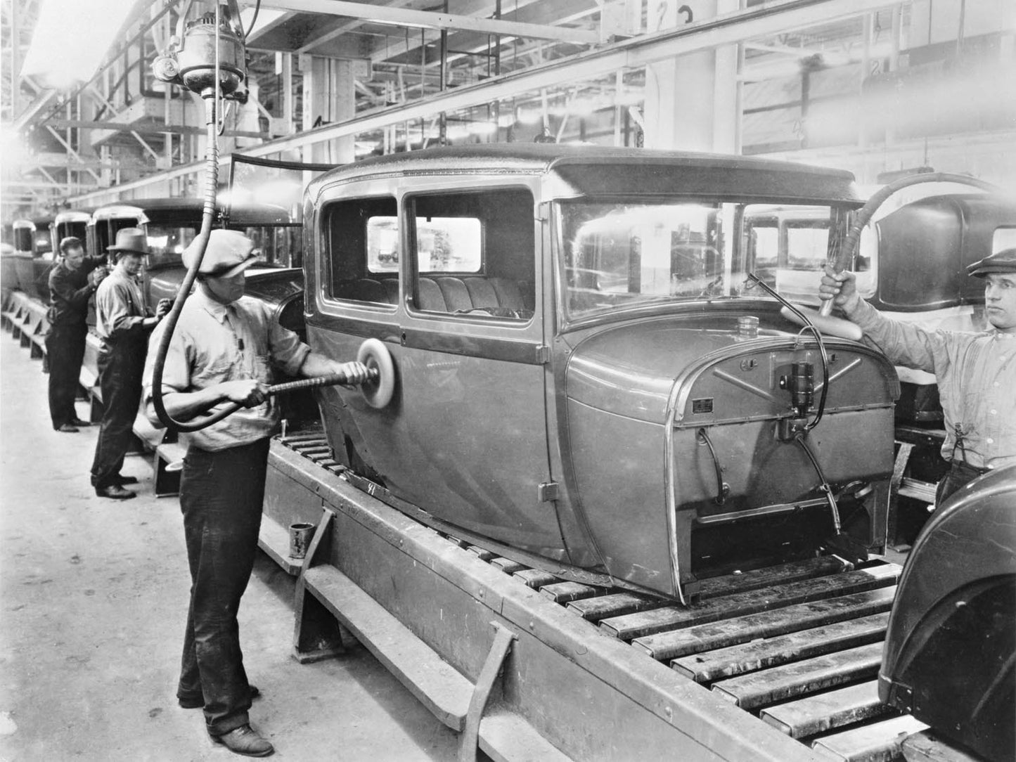 1928 Rouge Plant buffing Model A 2 door body on bo 0400-8789