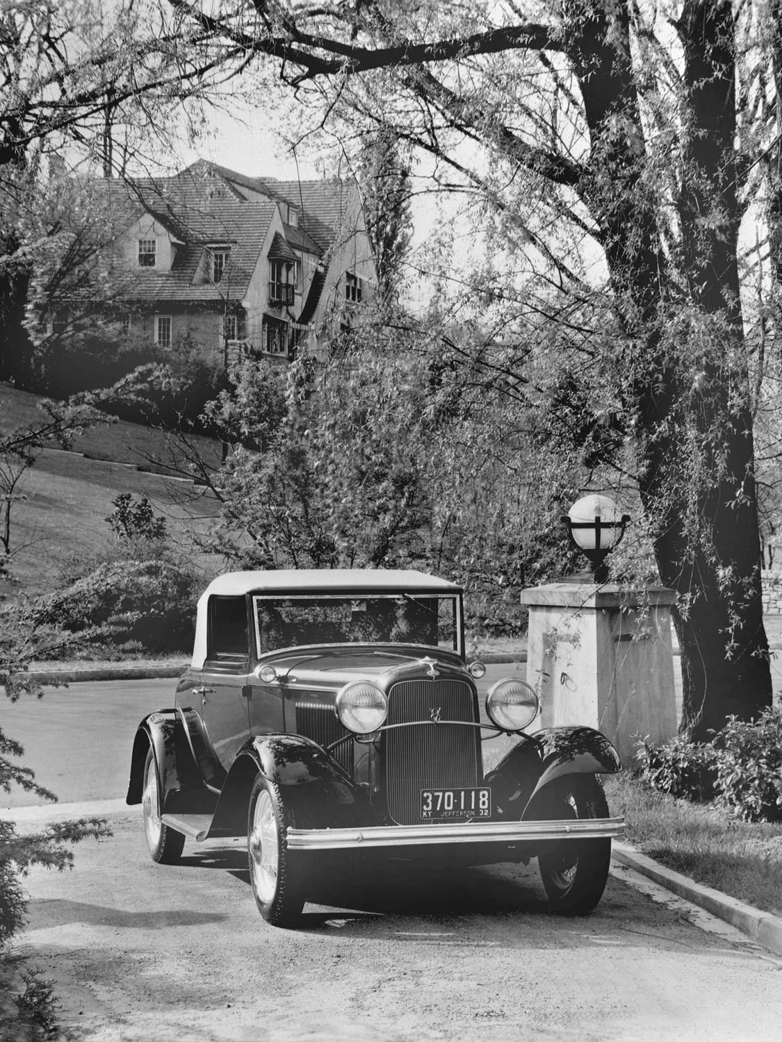 1932 Ford DeLuxe Roadster model B40 0400-8828