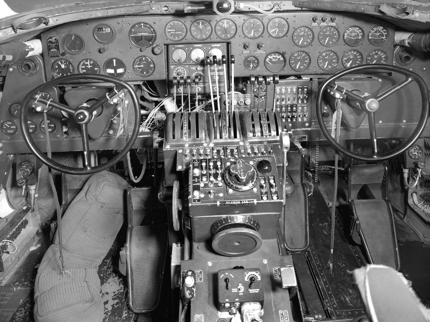 1942 B 24 Bomber instrument panel 0400-8927