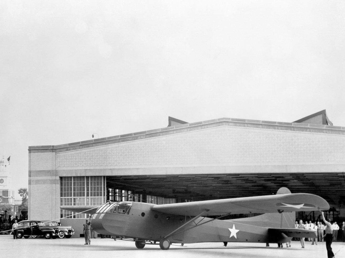 1942 First Ford built glider preparing for test fl 0400-8929