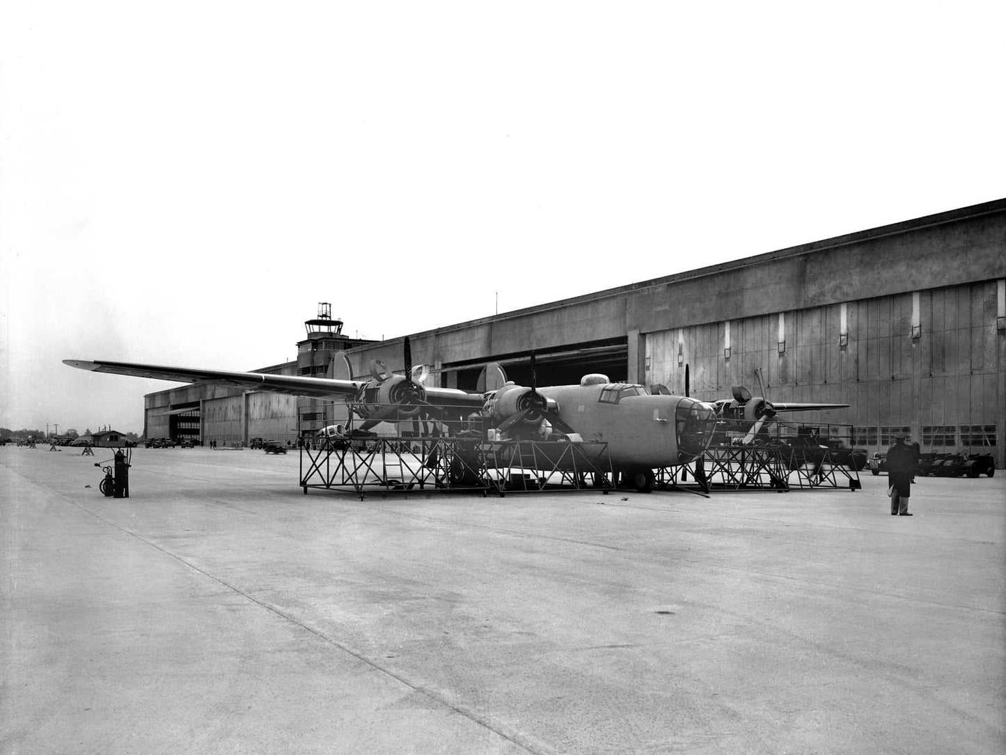 1942 Willow Run B 24 E First Ford built bomber 0400-8965