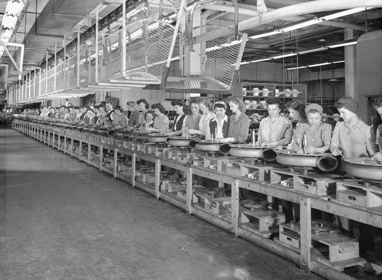 1944 Supercharger Building women assembling superc 0400-8990