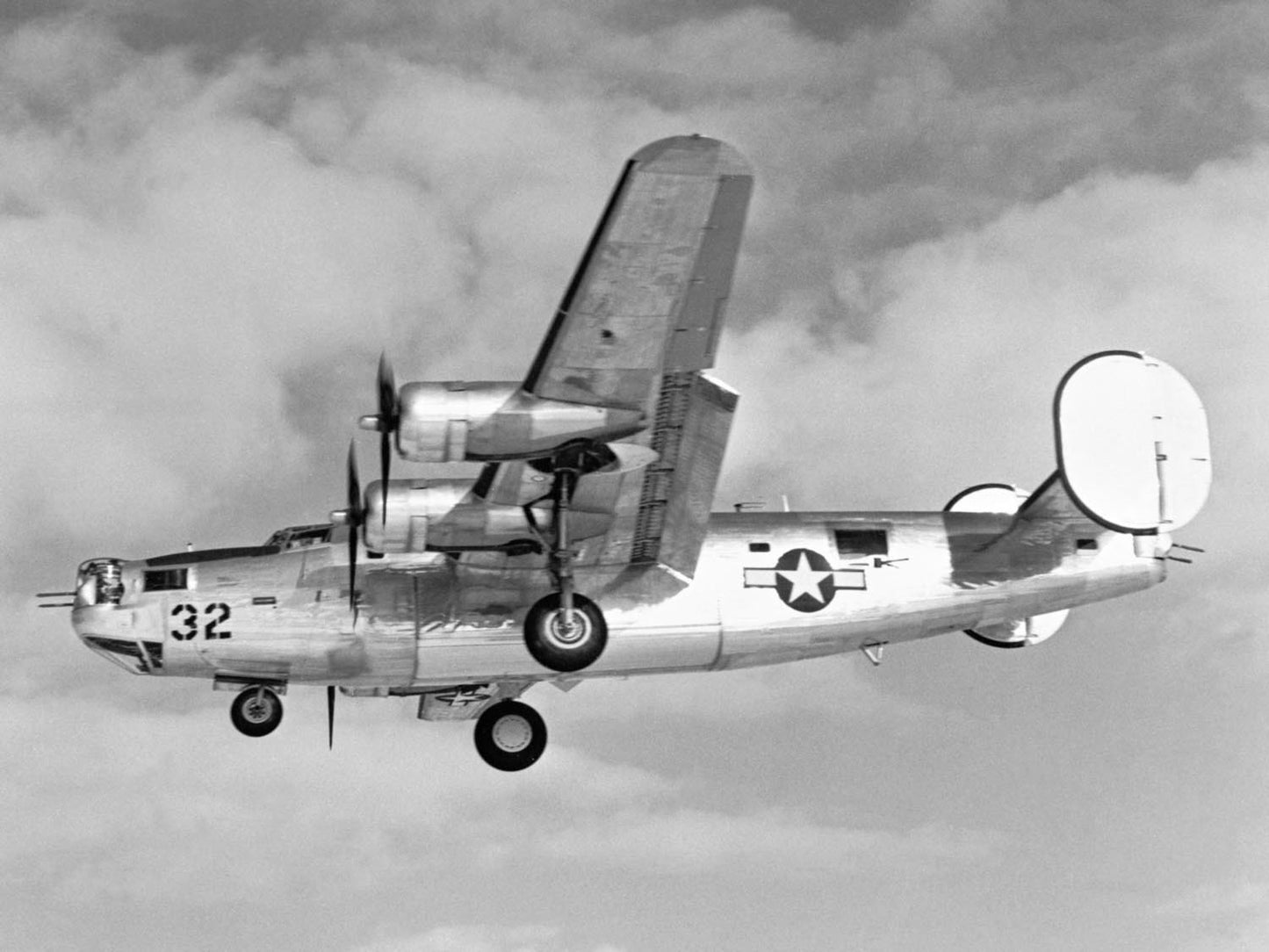 1945 B 24 taking off 0400-8996