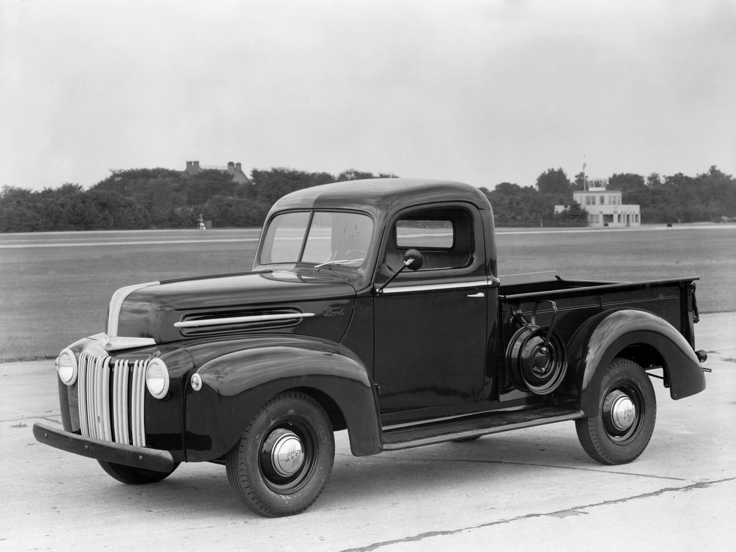 1946 Ford half ton Pickup truck 0400-9009