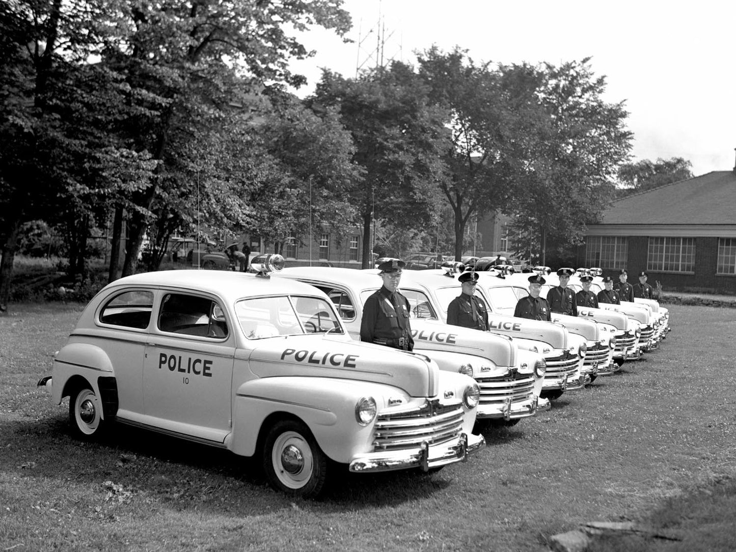 1946 Ford Police cars for Dearborn Michigan 0400-9011