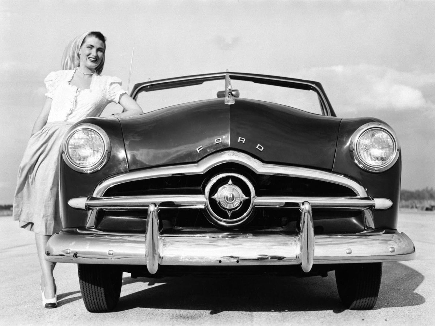 1949 Ford Convertible front 0400-9057