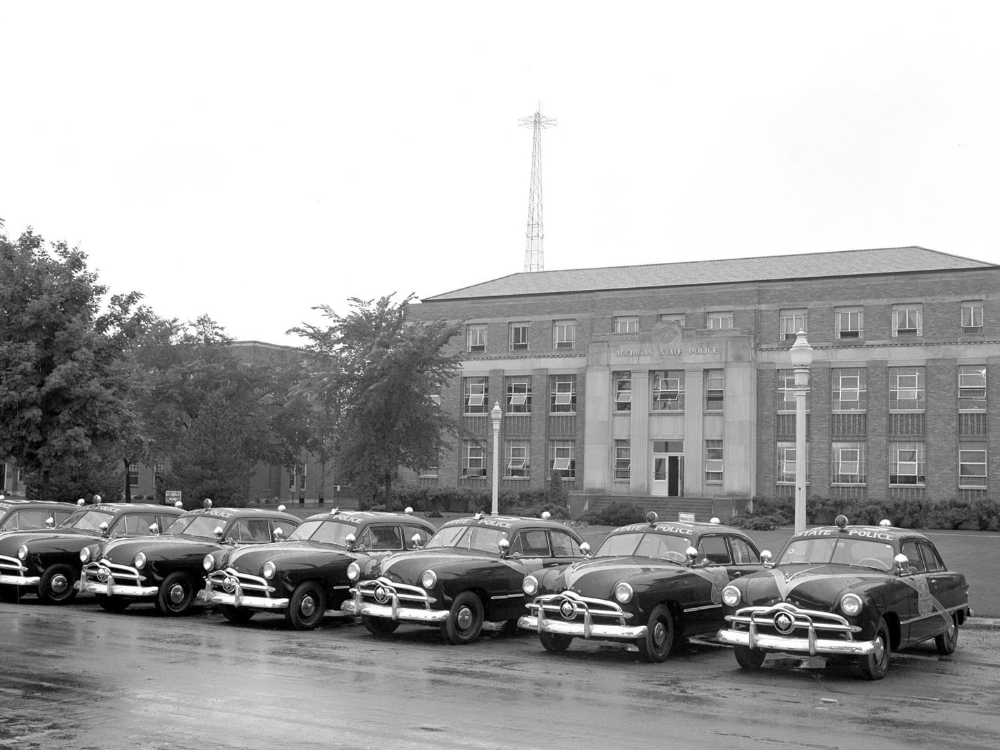 1949 Ford Police cars delivered to Michigan State 0400-9072