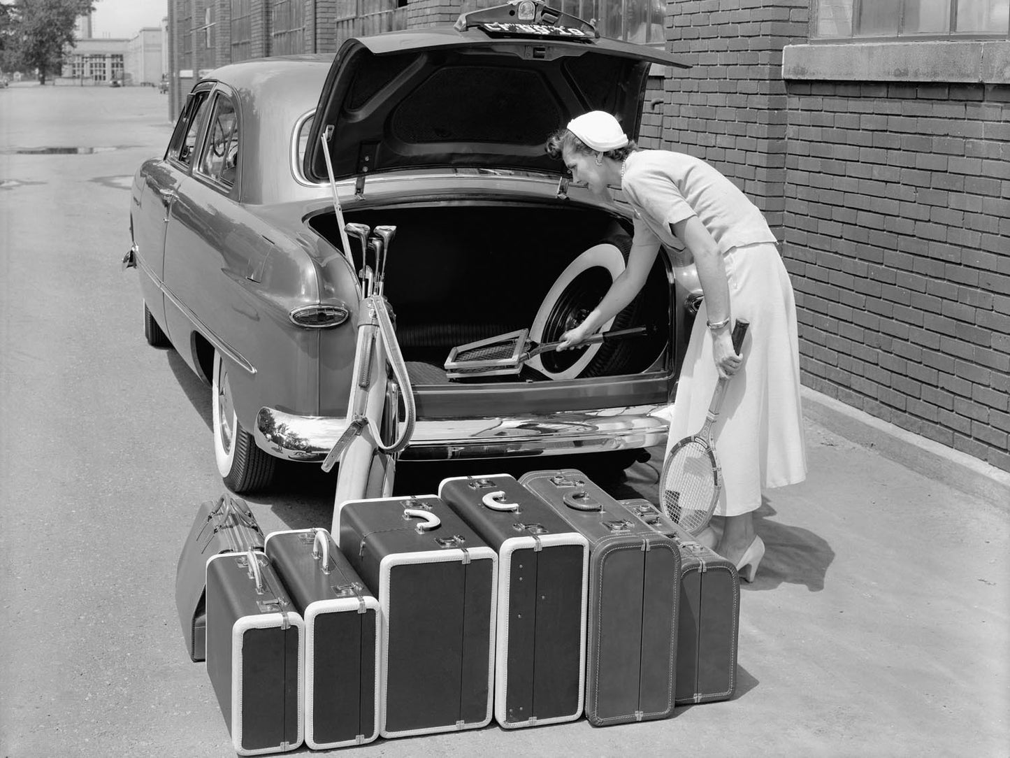 1950 Ford Tudor with trunk open 0400-9103