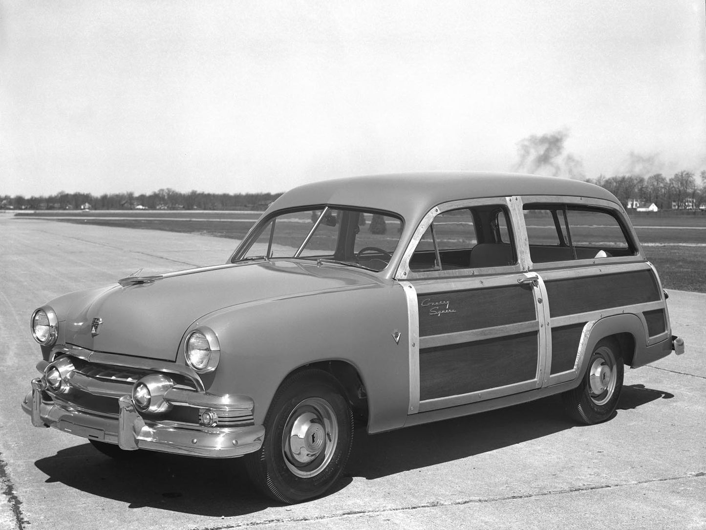 1951 Ford Station Wagon left front 0400-9111