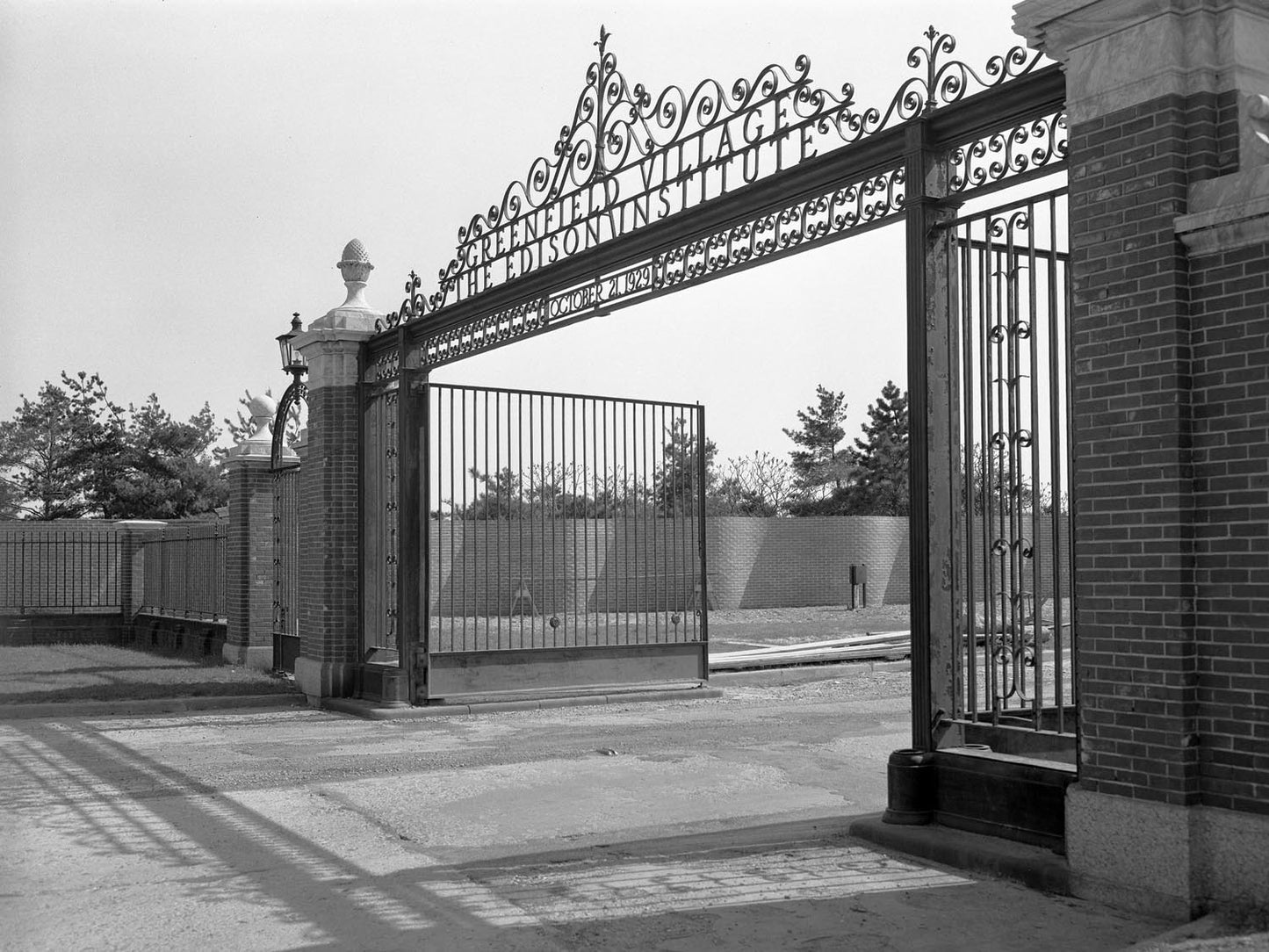 1951 Greenfield Village entrance gate 0400-9116