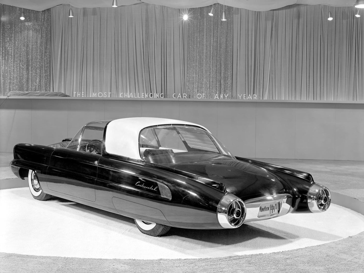 1952 Lincoln X 100 concept car rear 0400-9155