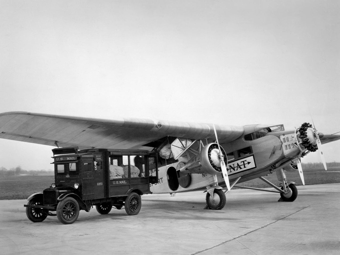 Ford Tri Motor airplane picking up US Mail 0400-9176