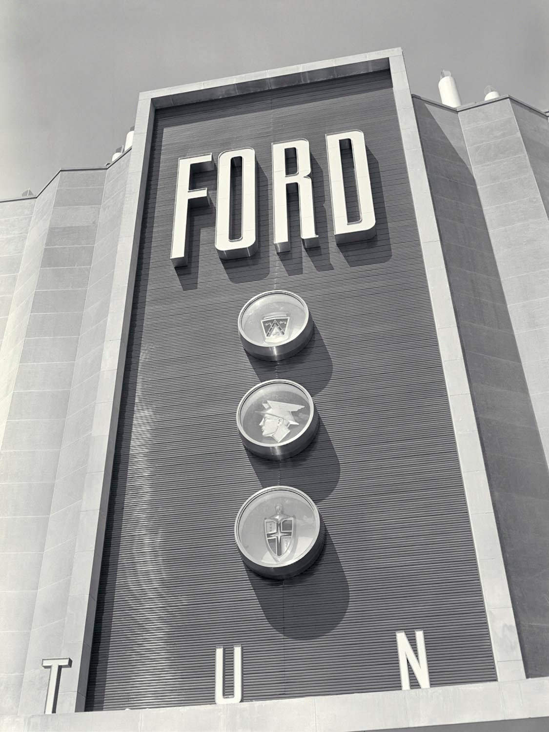 1953 Ford Rotunda 0400-9218