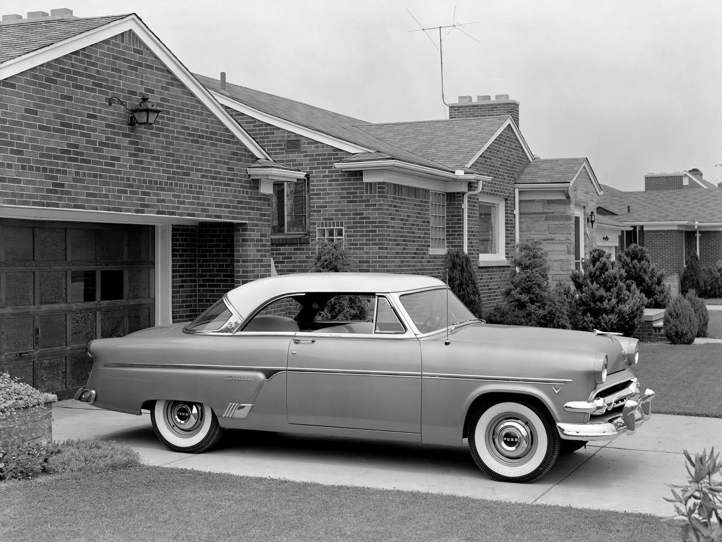 1954 Ford Tudor hardtop 0400-9241