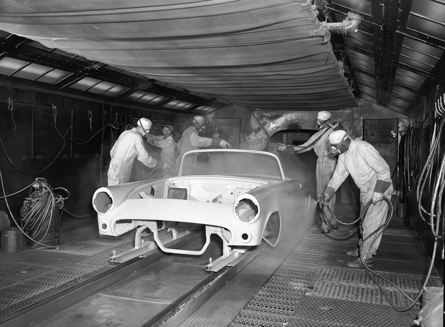 1955 Ford Dearborn Assembly spraying paint 0400-9261