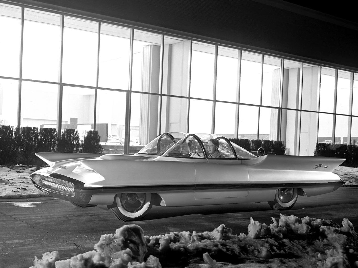 1955 Lincoln Futura concept car 0400-9297