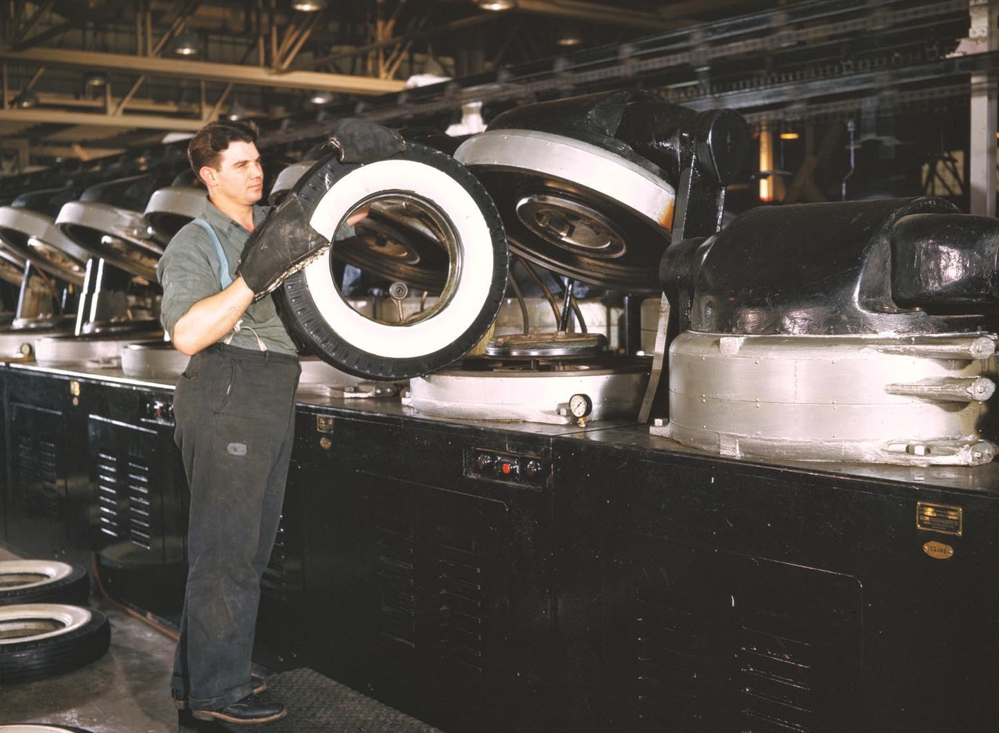 1946 Ford tire manufacturing 0401-1007