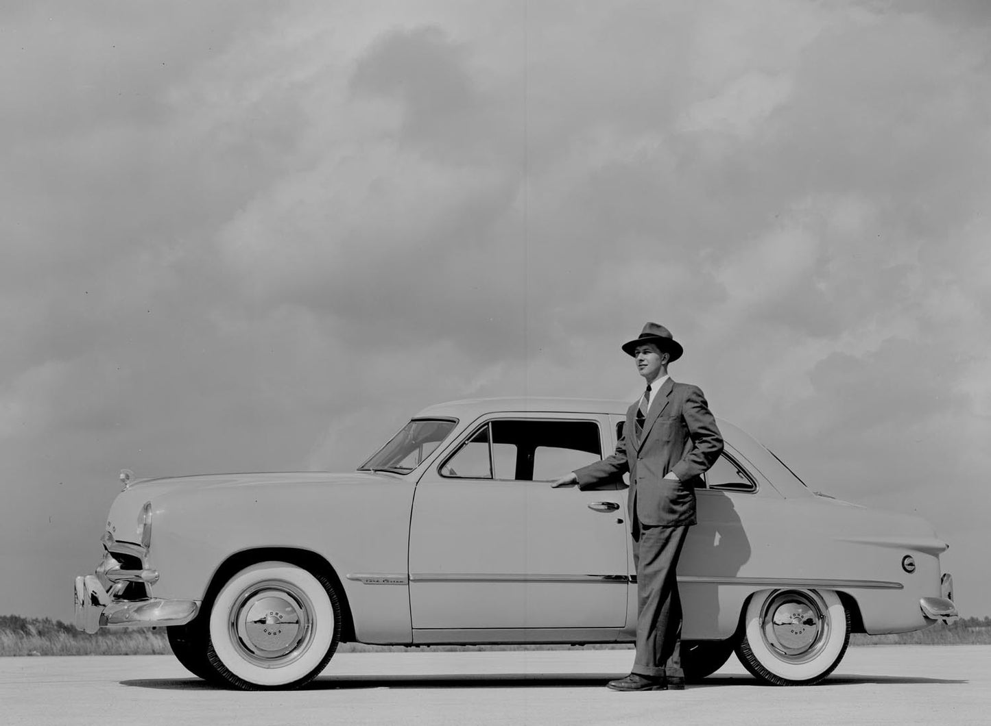1949 Ford Club Coupe 0401-1108