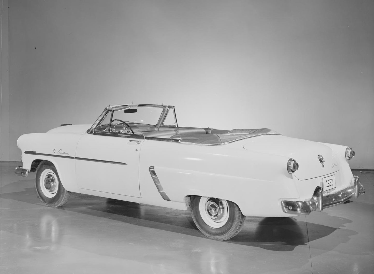 1952 Ford Crestline Sunliner convertible 0401-1229