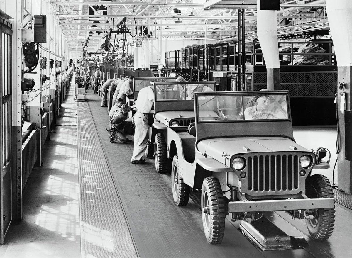 1945 Ford Jeep assembly line 0401-1257