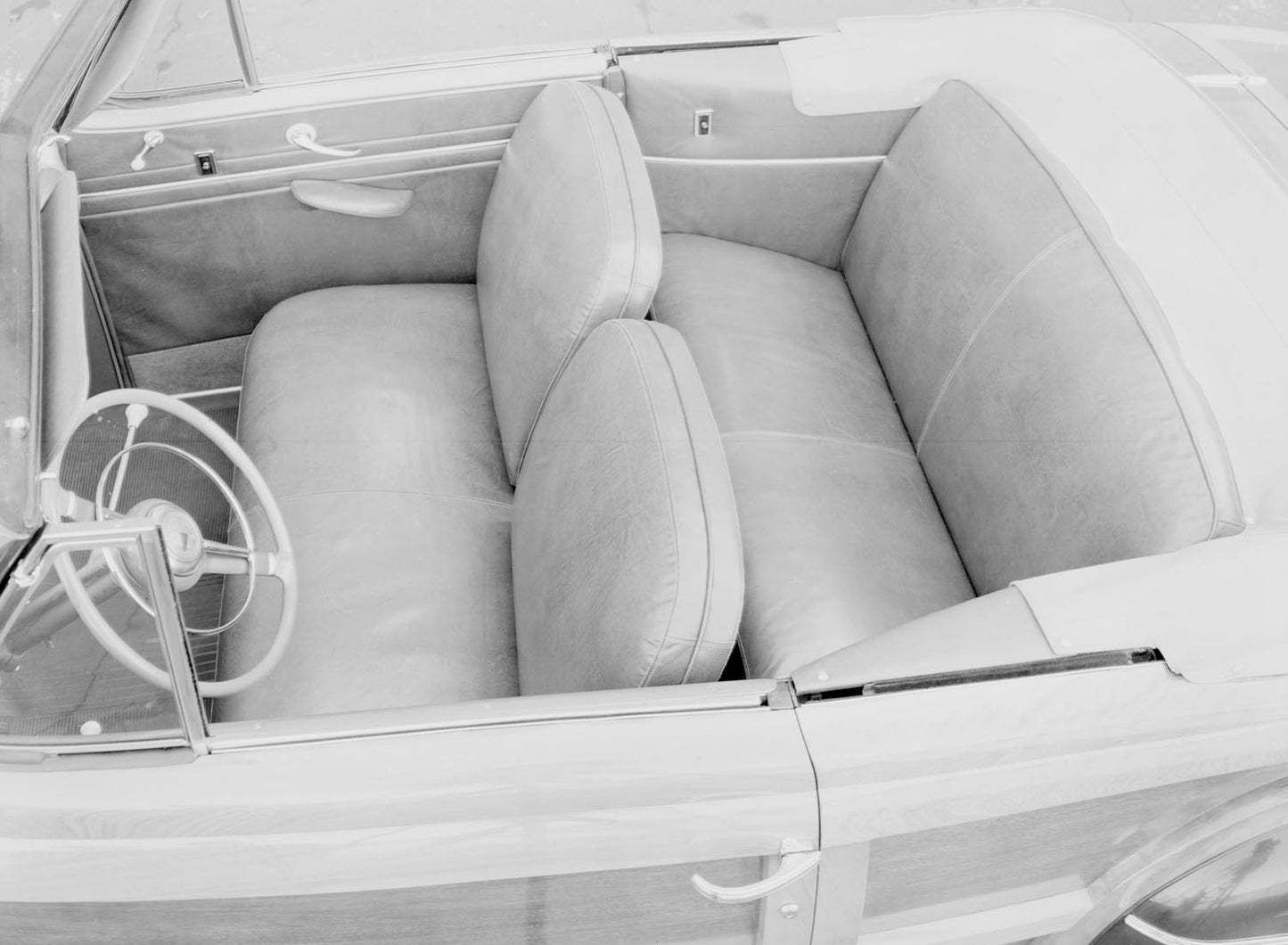 1946 Ford Sportsman interior 0401-1319