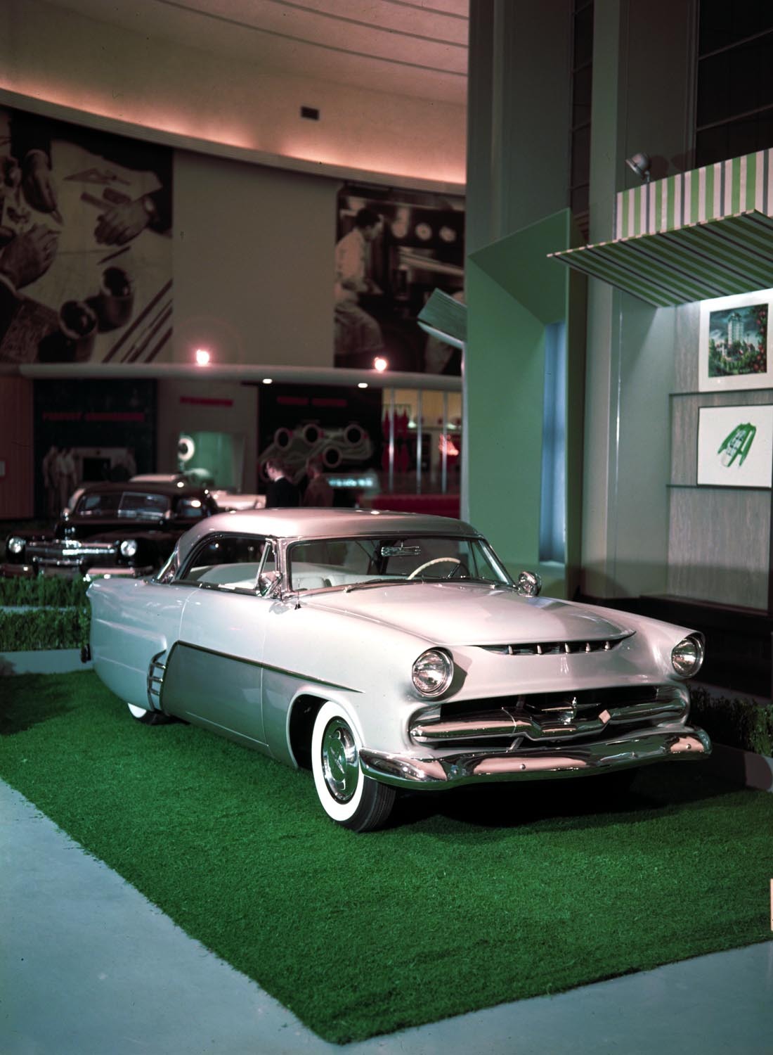 1955 Ford Rotunda custom car show 0401-1655