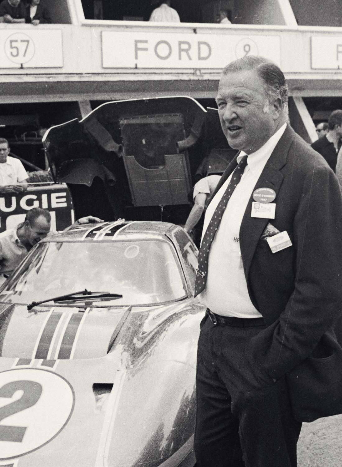 1967 Ford GT MkIV and Henry Ford II Le Mans France 0401-2318
