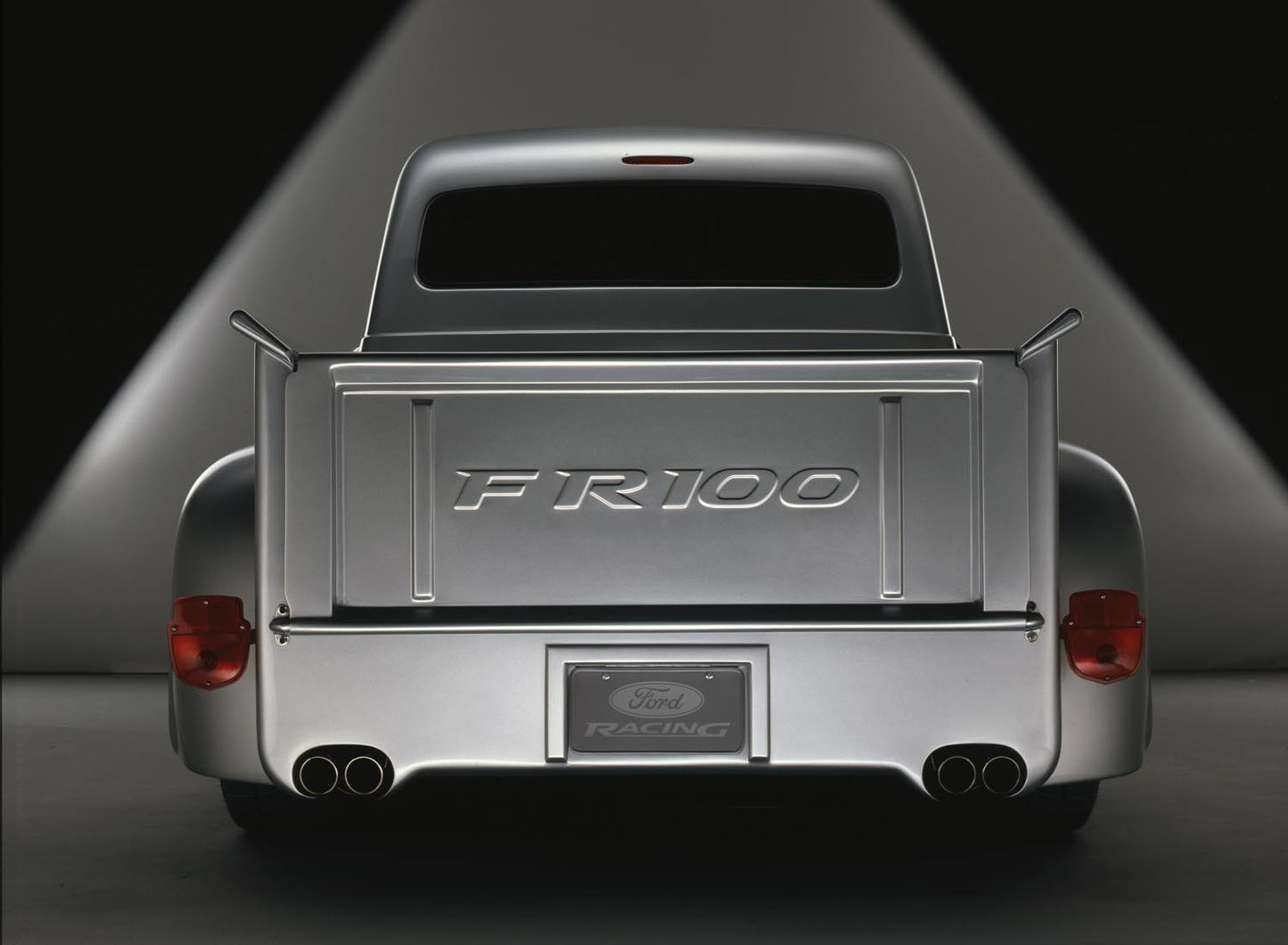 2002 Ford FR 100 concept truck 0401-2411