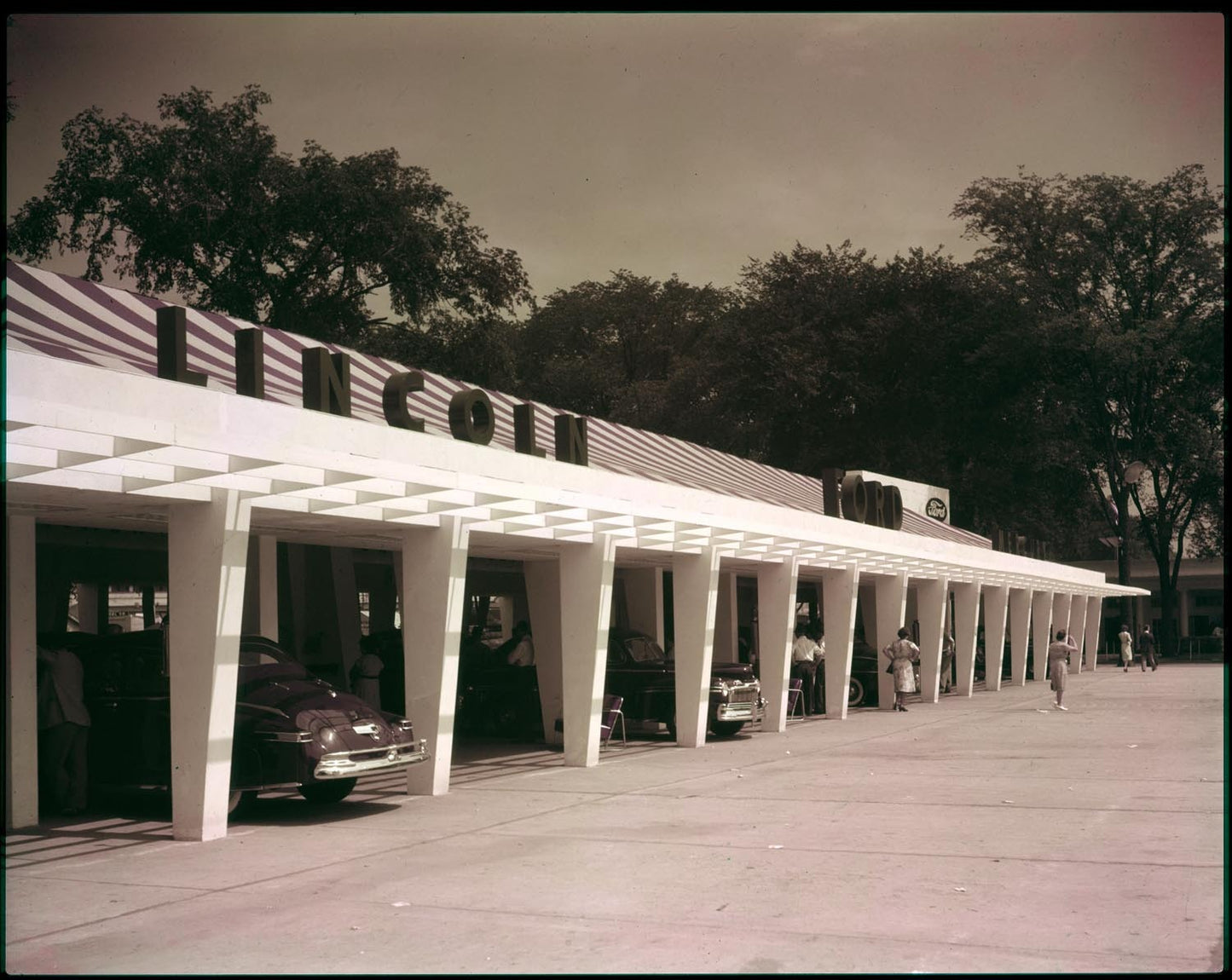 1947 Ford Exhibit Building at Michigan State Fair 0401-5773