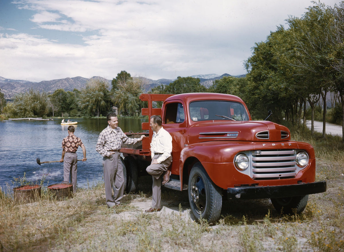 1948 Ford F-5 stake truck