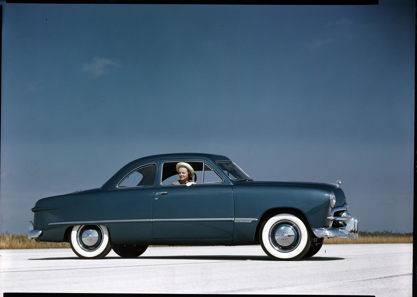 1949 Ford Club Coupe 0401-5860