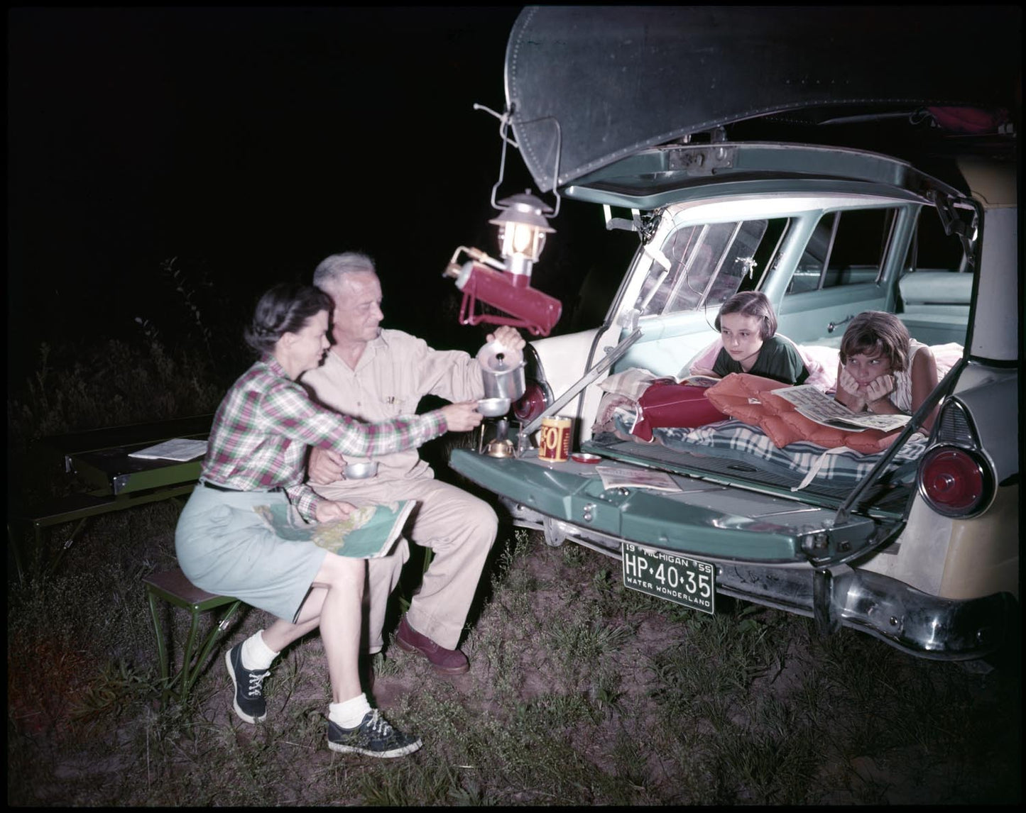 1956 Ford Country Sedan equipped for Station Wagon Living 0401-6667