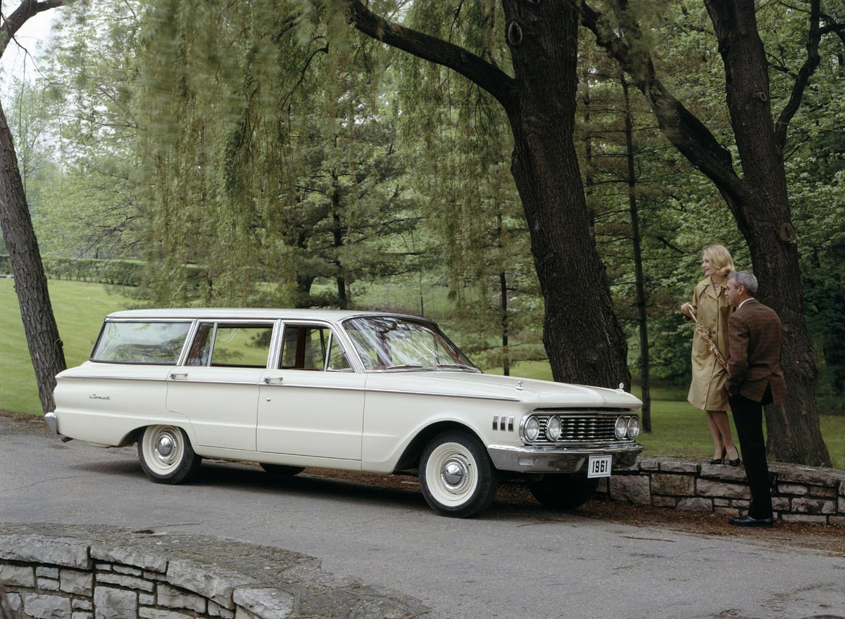 Original archival image documenting 1961 Mercury Comet station wagon.