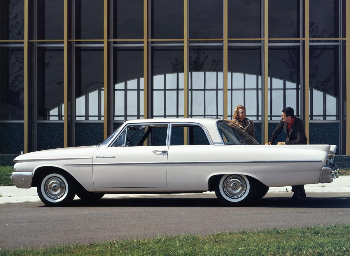 Original archival image documenting 1961 Mercury Meteor 600 two door sedan.