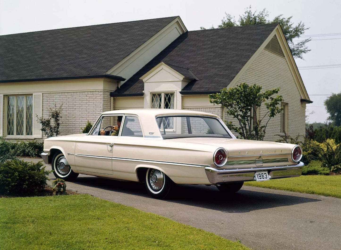1963 Ford Galaxie two door sedan 0401-7582