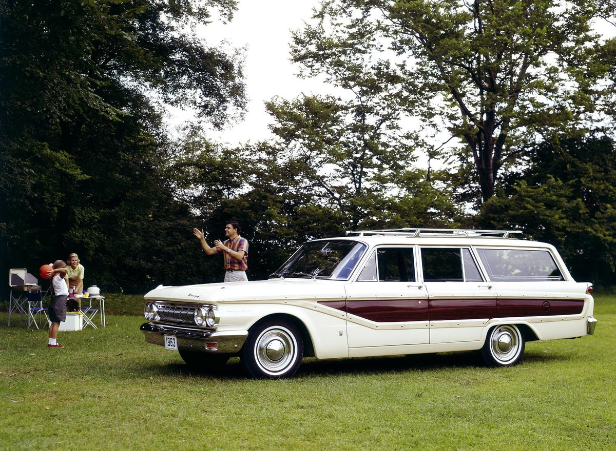 Ford Motor Company archival image documenting 1963 Mercury Meteor Country Cruiser station wagon.
