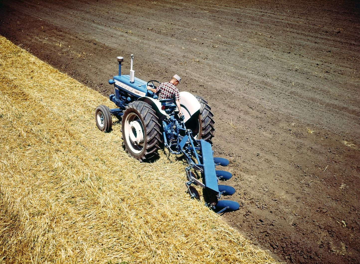 1965 Ford Tractor with g plow 0401-7816