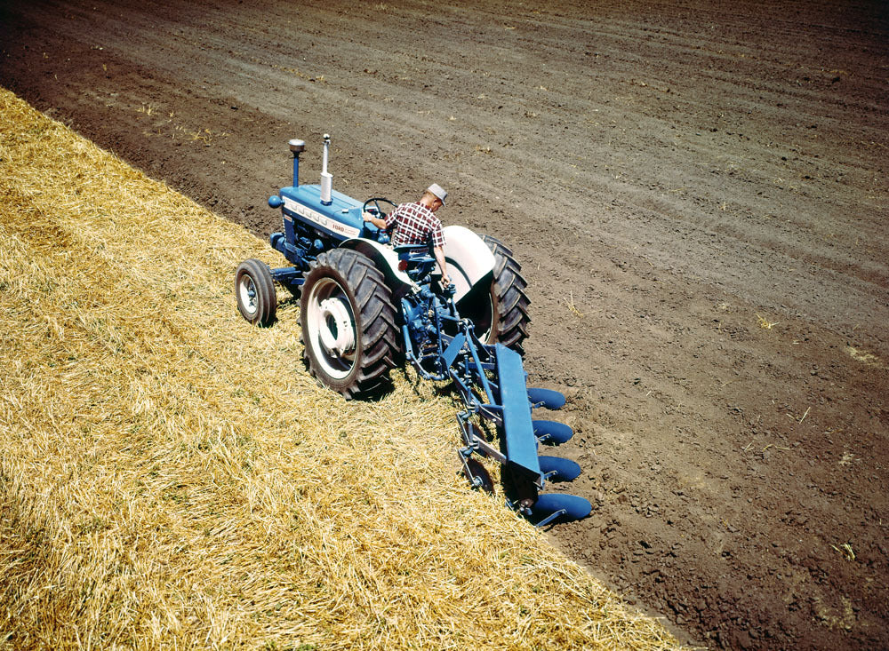 1965 Ford Tractor with g plow 0401-7816